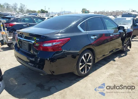 2018 Nissan Altima 2.5/S/Sv/Sl/Sr z USA, uszkodzony, nr VIN 1N4AL3AP0JC101621